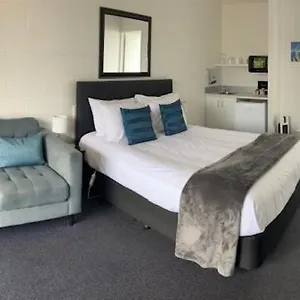 4* Motel Kapiti Gateway